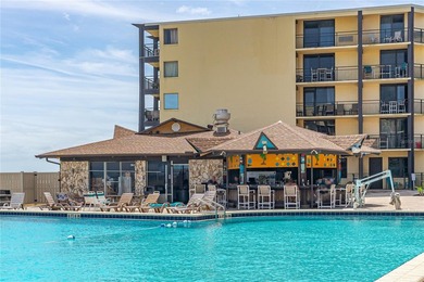 Oceanfront Perfection at the Iconic Hawaiian Inn Beach Resort - photo 27