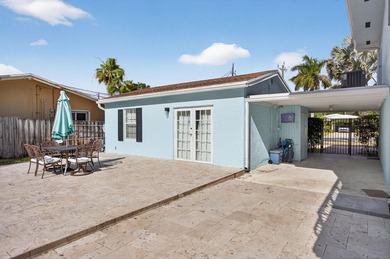 Tucked on an oversized double lot minutes from the beach, this 4 - photo 30