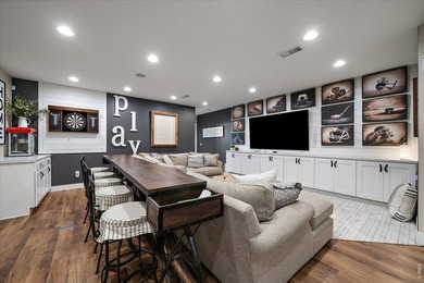 Opportunities like this are almost never available! Set on - photo 31