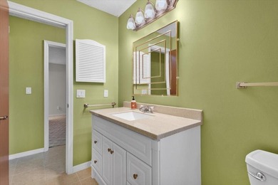 Welcome to this charming Port St. Lucie retreat! Offering rare - photo 31
