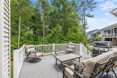 Welcome to this beautifully maintained 3-bedroom, 2.5-bath home - photo 34