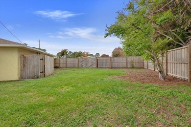 Welcome to this charming Port St. Lucie retreat! Offering rare - photo 38