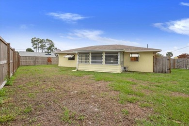 Welcome to this charming Port St. Lucie retreat! Offering rare - photo 40