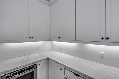 Welcome to luxury living in the highly sought-after Reunion - photo 41