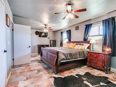 Newer HVAC and Water heater! Chickens allowed and Attwoods is 5 - photo 41