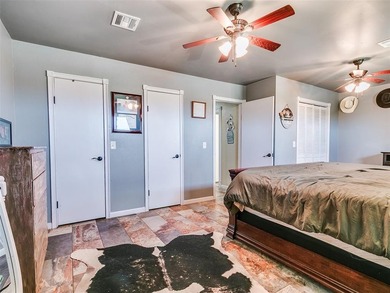 Newer HVAC and Water heater! Chickens allowed and Attwoods is 5 - photo 42