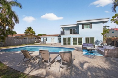 Tucked on an oversized double lot minutes from the beach, this 4 - photo 45