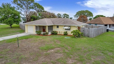 Welcome to this charming Port St. Lucie retreat! Offering rare - photo 46