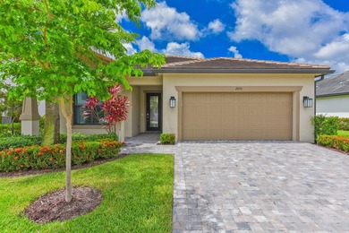 Welcome to this exceptional single-family residence in the Oak - photo 1
