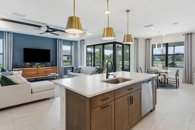 Welcome to this exceptional single-family residence in the Oak - photo 7