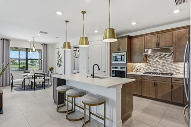 Welcome to this exceptional single-family residence in the Oak - photo 10