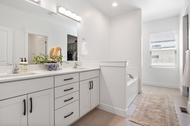 ***OPEN HOUSE SAT 7/25 1-3P*** Welcome home to this spacious - photo 13