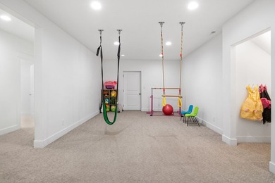 ***OPEN HOUSE SAT 7/25 1-3P*** Welcome home to this spacious - photo 25