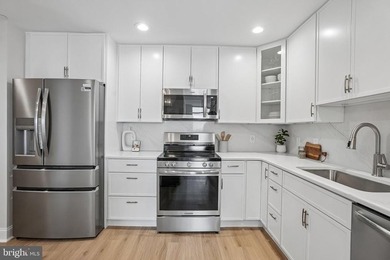 A picture-perfect 2026 remodel of a two-bedroom - photo 8