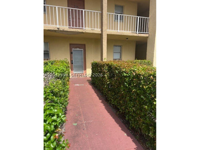 1 bedroom 1 bathroom with den, corner unit with lake view - photo 4