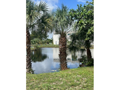 1 bedroom 1 bathroom with den, corner unit with lake view - photo 7