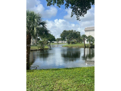 1 bedroom 1 bathroom with den, corner unit with lake view - photo 8
