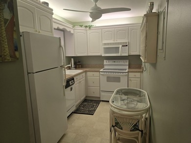 PARADISE FOUND ! 2ND FLOOR BEAUTY, FULL 2/2 SPLIT FLOOR PLAN - photo 8