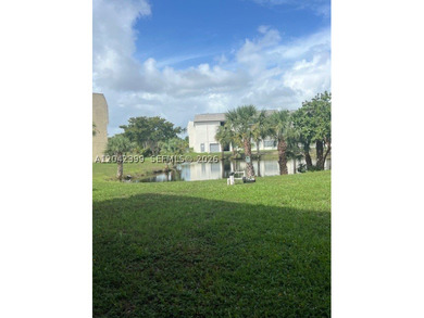 1 bedroom 1 bathroom with den, corner unit with lake view - photo 9