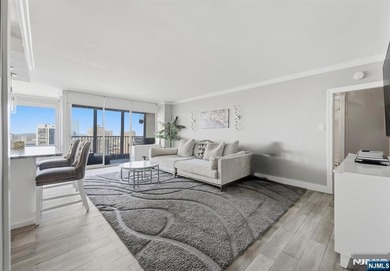 ABSOLUTELY STUNNING! unit 2809 is a recently Fully renovated and - photo 11