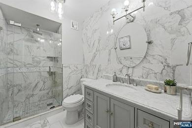 ABSOLUTELY STUNNING! unit 2809 is a recently Fully renovated and - photo 17