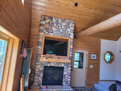 Pinestone Crossing sits on 26 shared wooded acres with over 700' - photo 24