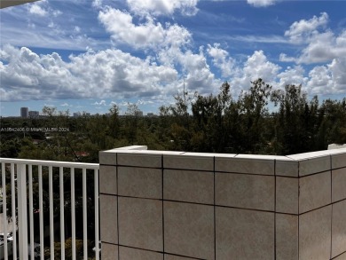 (private lake, pond, creek) Condo For Sale in Miami Florida