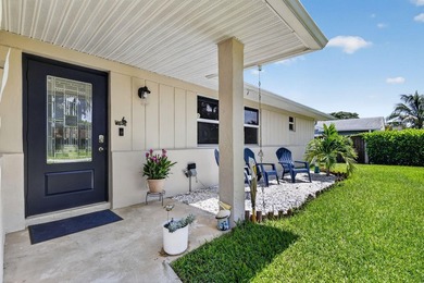 Welcome to your own private tropical oasis in this beautifully - photo 3