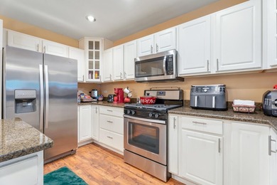 Welcome to this beautifully crafted custom 1.5 story cape cod - photo 8