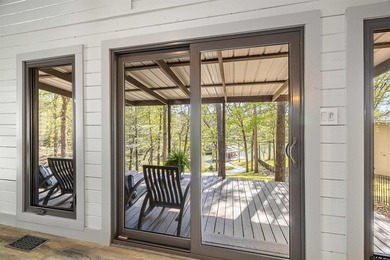 Enjoy lake life the way it's meant to be in this cozy cabin with - photo 14