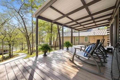 Enjoy lake life the way it's meant to be in this cozy cabin with - photo 19