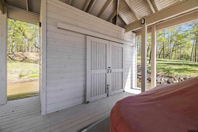 Enjoy lake life the way it's meant to be in this cozy cabin with - photo 23