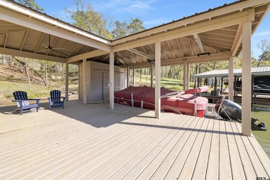 Enjoy lake life the way it's meant to be in this cozy cabin with - photo 24