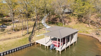 Enjoy lake life the way it's meant to be in this cozy cabin with - photo 25