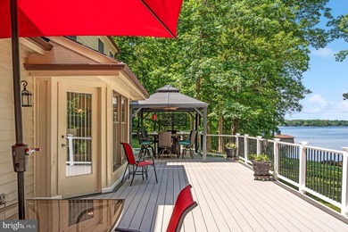 Welcome to an exceptional waterfront retreat on the widest and - photo 10