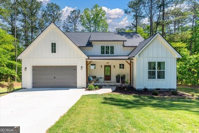 Get ready to fall head over heels for one-story living done - photo 1