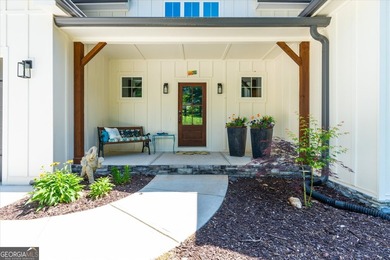 Get ready to fall head over heels for one-story living done - photo 2