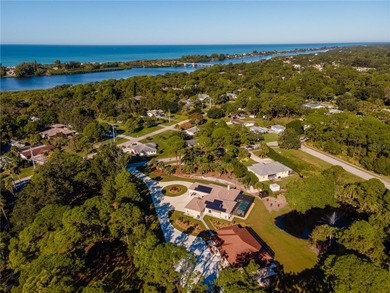Exceptional turnkey hospitality, retreat, and mixed-use - photo 2