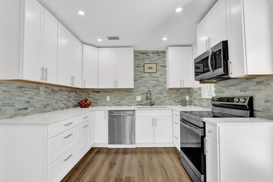 Get ready to move into your beautifully renovated 3 Bedroom home - photo 3
