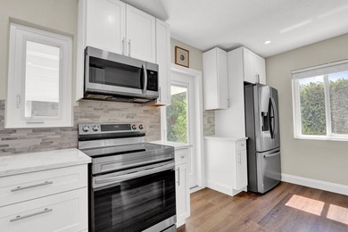 Get ready to move into your beautifully renovated 3 Bedroom home - photo 5