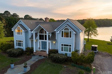 Stunning Lake Gaston Waterfront Home in the desirable SE Quad - photo 4
