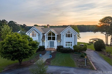 Stunning Lake Gaston Waterfront Home in the desirable SE Quad - photo 5