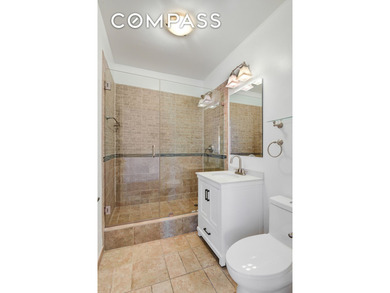 W?elcome to this beautiful? convertible three-bedroom - photo 16