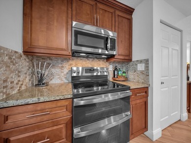 Indulge in South Florida lifestyle with this magnificent - photo 16
