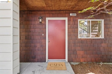 Rarely available Berkeley townhome! Built with a thoughtful - photo 4