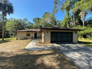(private lake, pond, creek) Home For Sale in Crystal River Florida