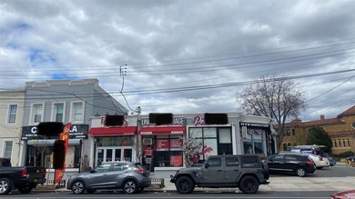 Prime Investment Opportunity Net Income: $165,000 | Cap Rate: 5 - photo 3