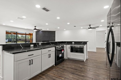 Nestled in the sought-after Swannerland subdivision near Lake - photo 12