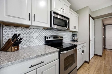 ACCEPTED OFFER - Seller continuing to show for backup offer - photo 13