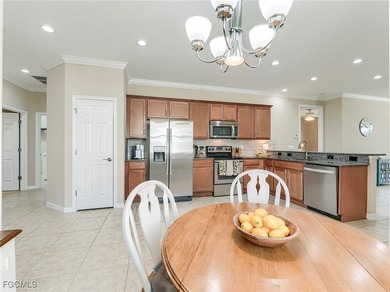 This stunning WCI-built Areca model offers an extended great